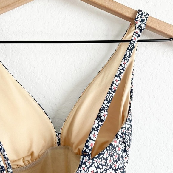 AMAZON ESSENTIALS WOMEN'S TUMMY CONTROL SHAPING FLORAL SWIMSUIT SIZE 00 NEW - Picture 8 of 9